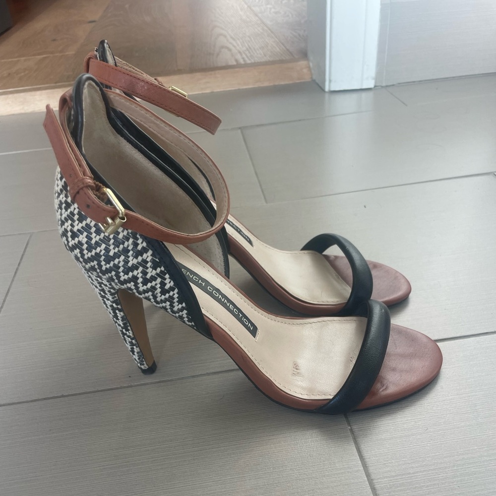 French Connection Nanette black and brown 4” heel.